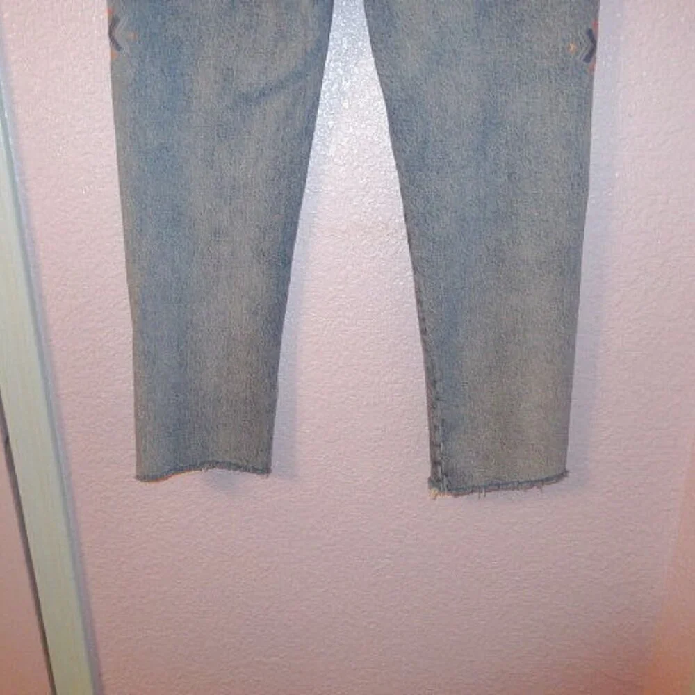 Lucky Brand Aztec Embroidered Jeans Womens 2 / 26 Button Fly High Rise Crop Drew